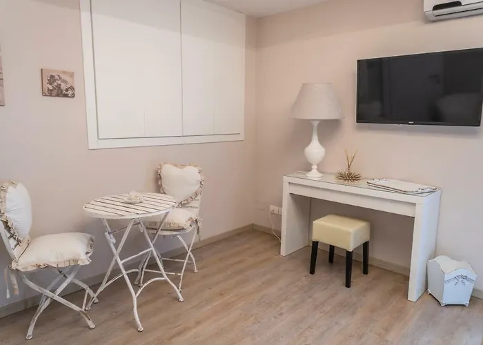 Sirenide Semesterbostad *